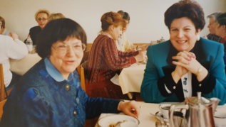 Johanna Ittner 1993 mit Staatsministerin Barbara Stamm